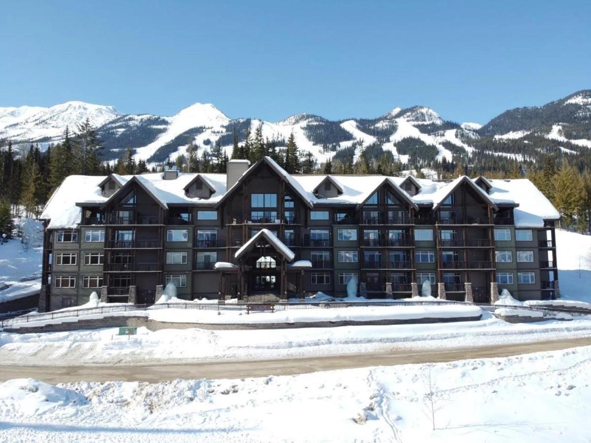 Fully Renovated Ski-In/Out Loft With Private Hot Tub! 戈尔登 外观 照片